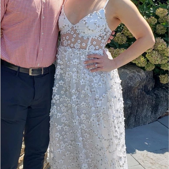 Lulu’s floral dress - Picture 3 of 3